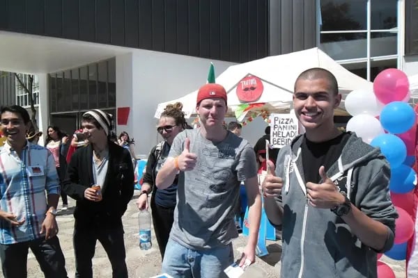 Studierende der Universidad Adolfo Ibañez sind versammelt