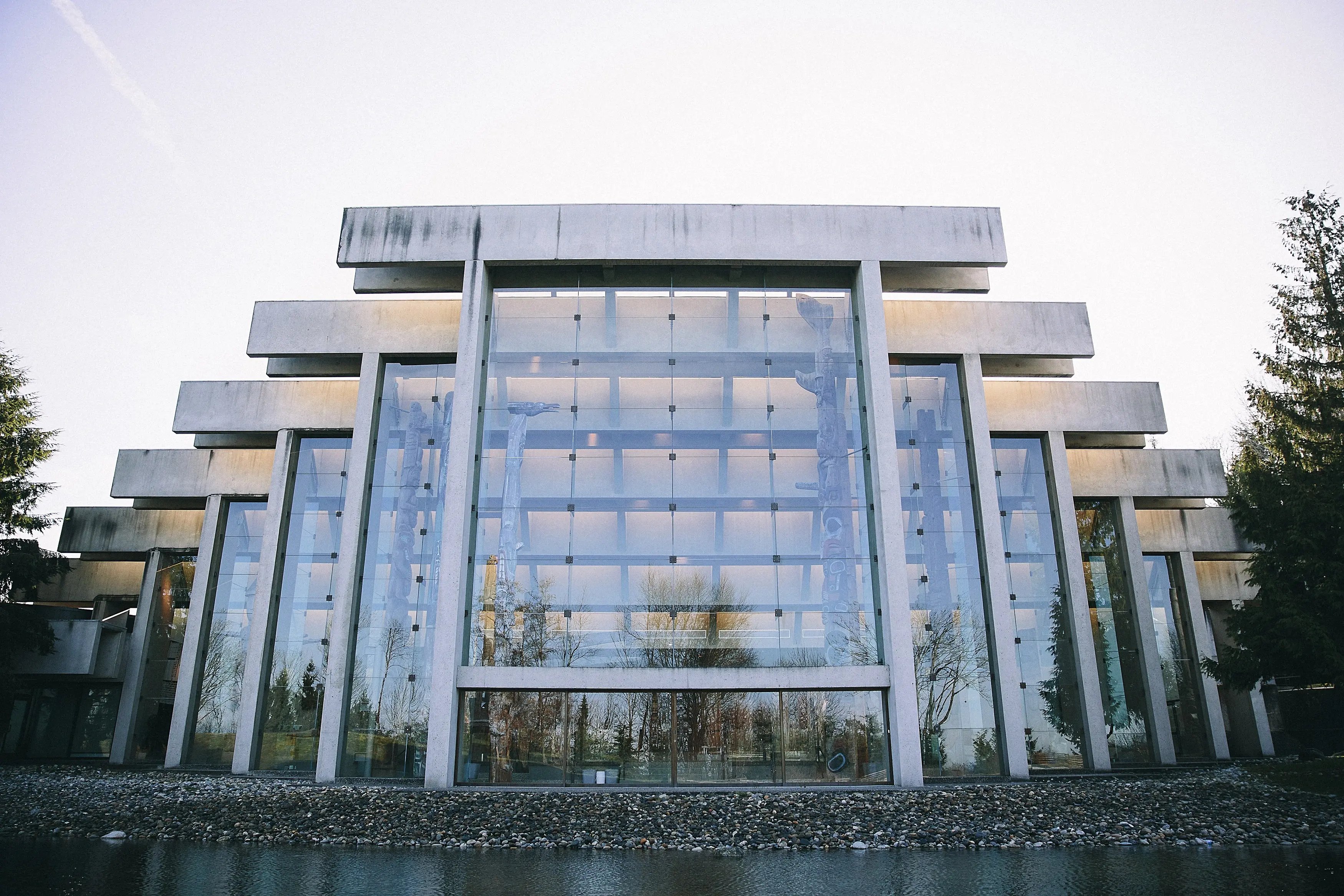 Ein modernes Gebäude der University of British Columbia in Vancouver