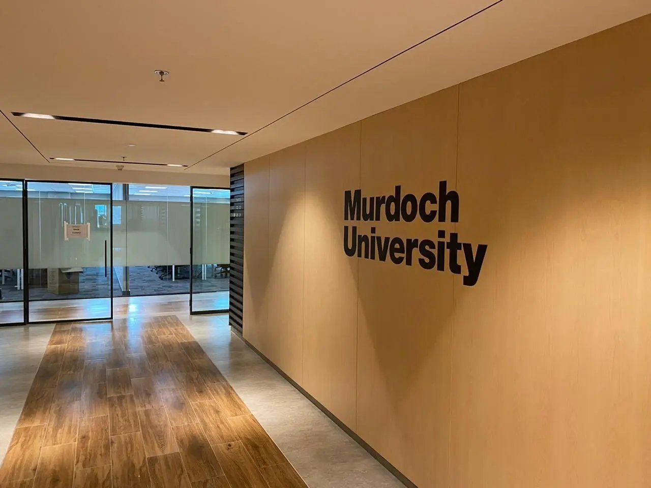 Die Murdoch University Dubai von innen