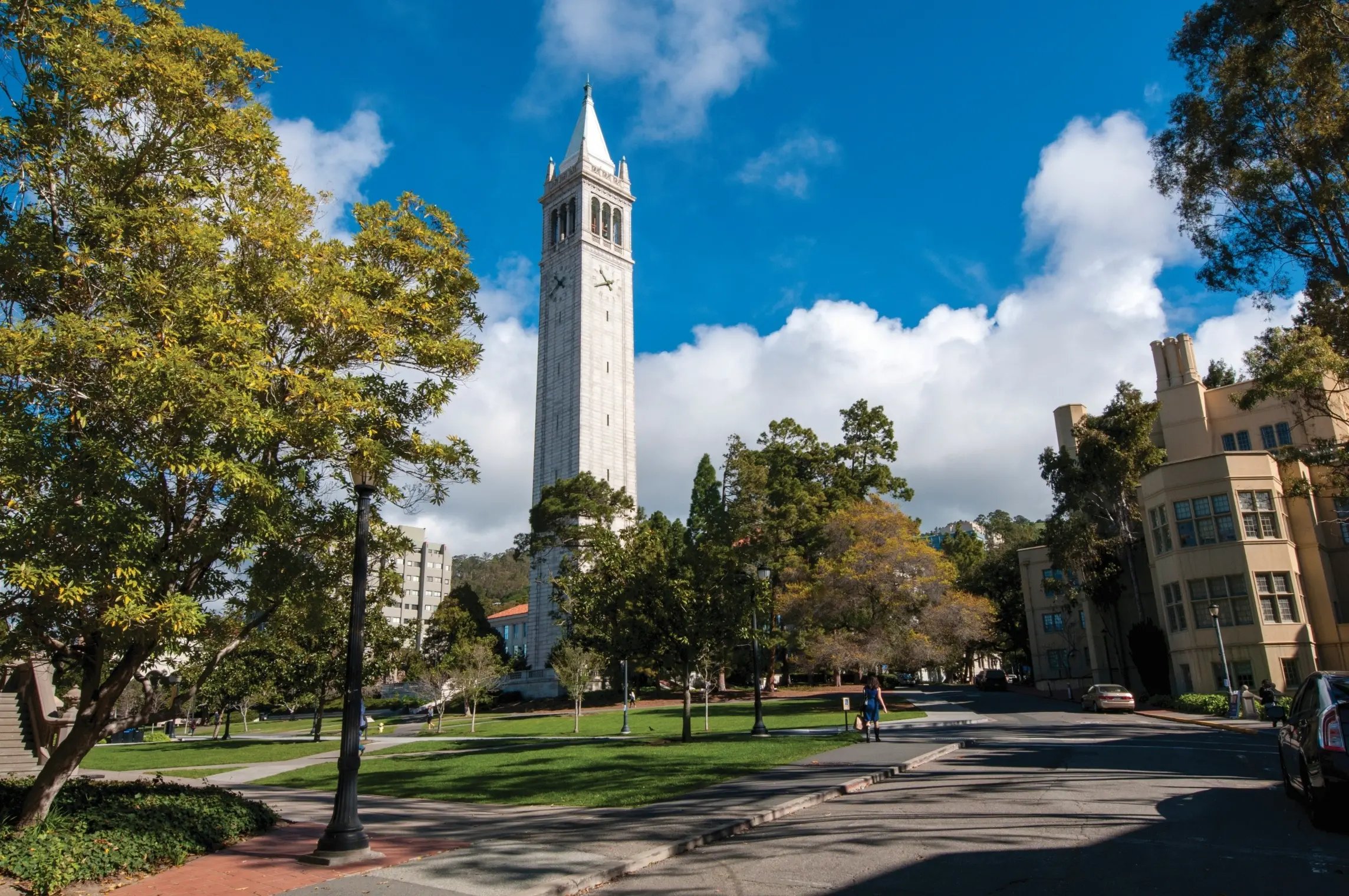 Der Campus und Vorgarten der University of California, Berkeley