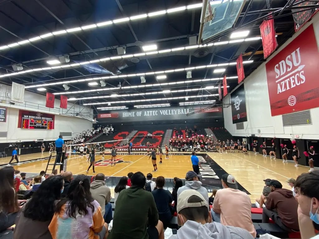 Ein Volleyball Spiel der San Diego State University
