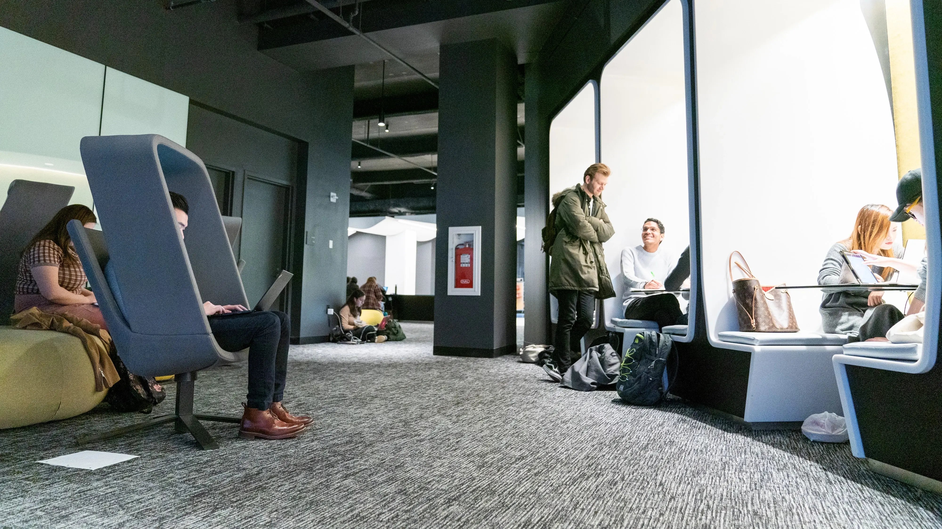 Ein Flur der Pace University.