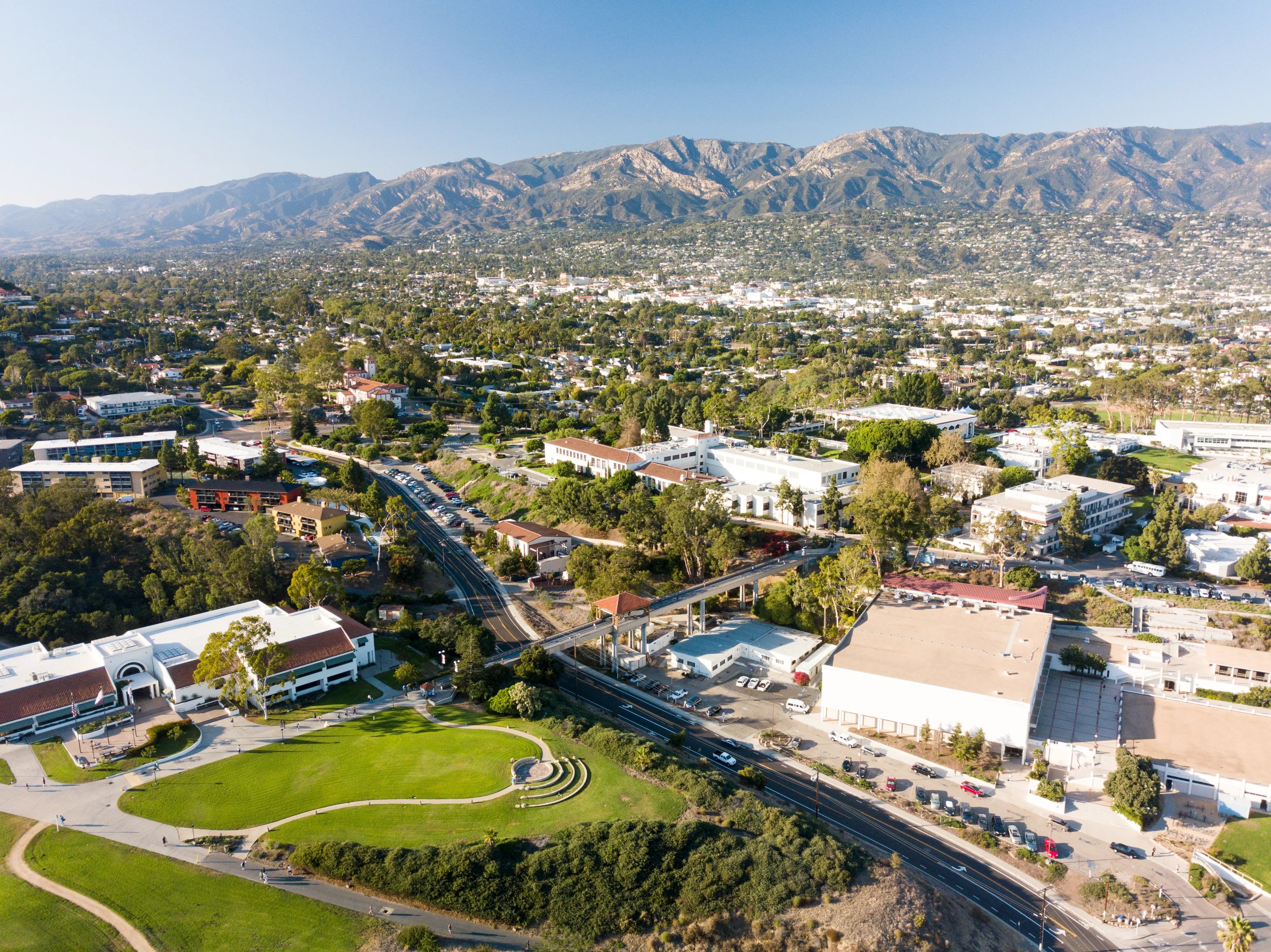 Aussicht auf  Santa Barbara City und die Berge in der Ferne
